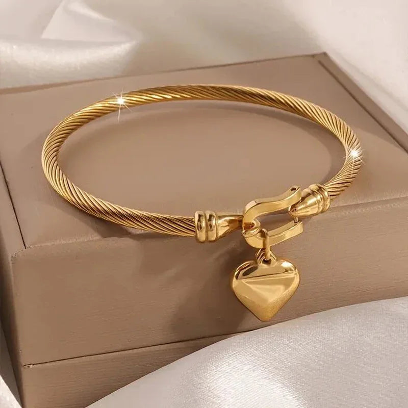 Heart Charm Gold Bracelet